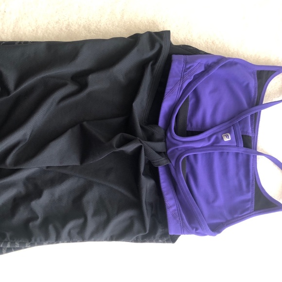 Fabletics Bundle tanks - Picture 7 of 9